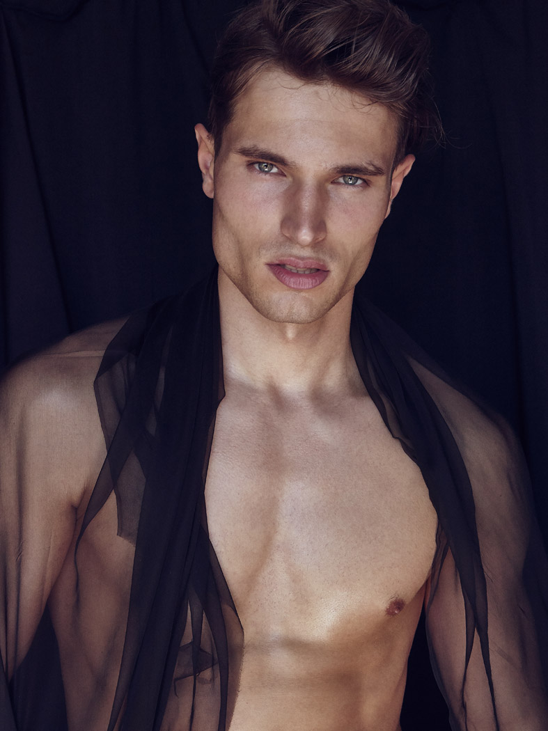 Exit Model Management | dominik d